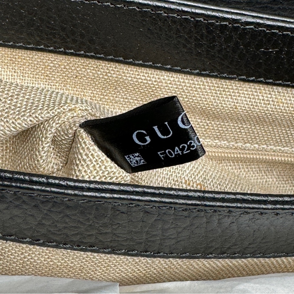 Gucci Interlocking Black Leather Chain Crossbody - Picture 11 of 13
